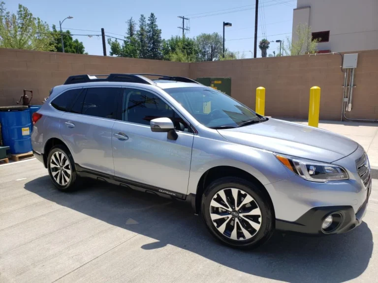 silver-subaru-outback-suv-detailing-service