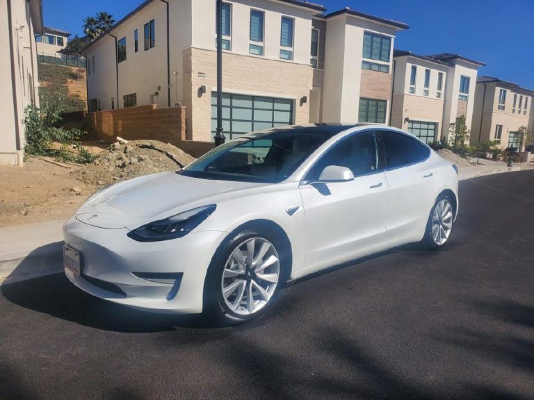 white-tesla-model-3-mobile-car-detailing